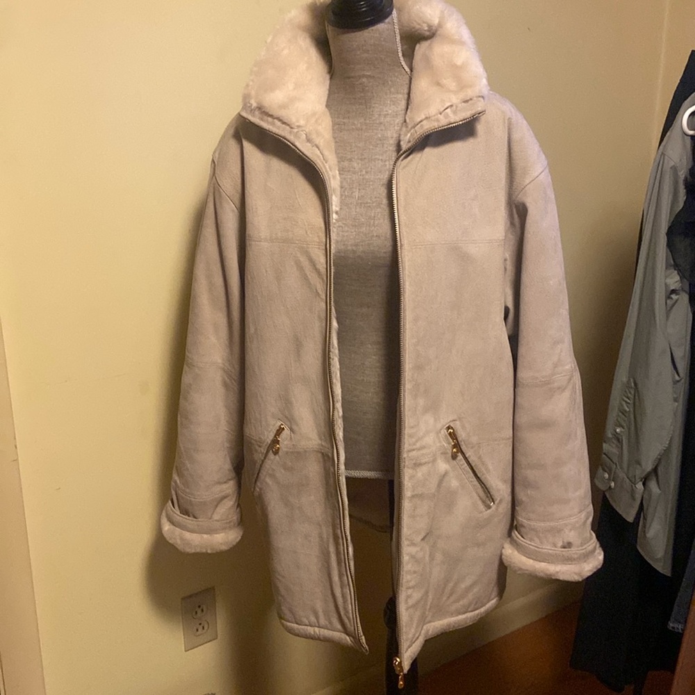 Heavy Middlebrook park tan suede coat w/ faux fur lining Reversible size M/L/XL